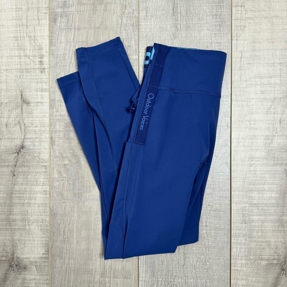Outdoor Voices X Disney Exclusive Goofy Snacks Leggings - Picture 1 of 5